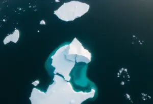 A31a iceberg melting in ocean water